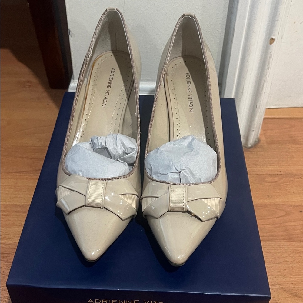 Adrienne Vittadini Cream Heels with Bow Detail